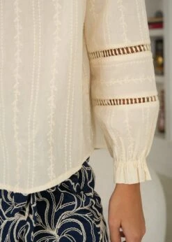 Blouse Axelle -Élégance Soldes Motus Boutique Days Of Autumn Blouse Axelle Ivoire 9
