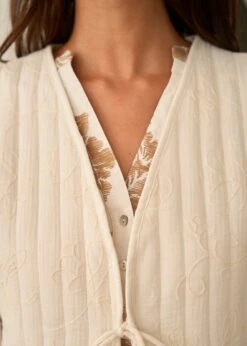 Veste Mila -Élégance Soldes Motus Boutique Gilet Mila Ivoire 4