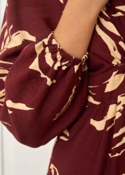 Robe Léane -Élégance Soldes Motus Boutique Robe Leane Bordeaux Beige 8