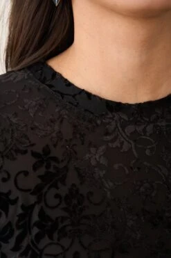 Top Roxane -Élégance Soldes Motus Boutique Top Roxane Noir 8